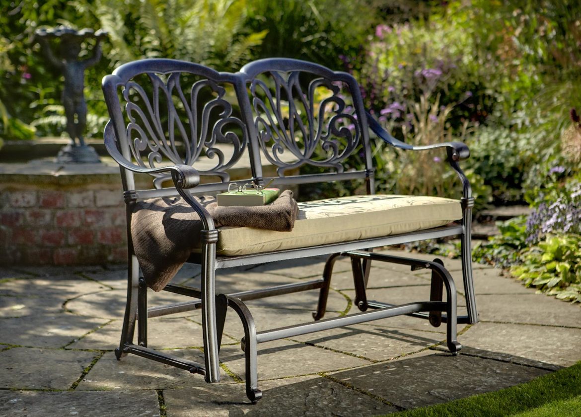 Современные кованые скамейки